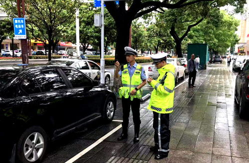 常德交警直屬一大隊著力打造武陵大道交通管理示范路，推動交通及公共管理用金屬標牌制造提質增效